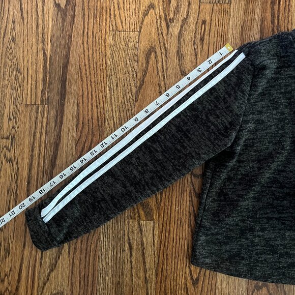 Zoya Women's Women's Grey with White stripes Soft top Size 2 - Picture 6 of 7